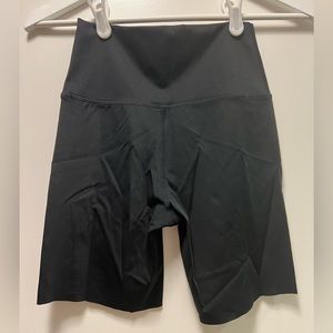 Black 7” inseam bike shorts medium Aerie Offline